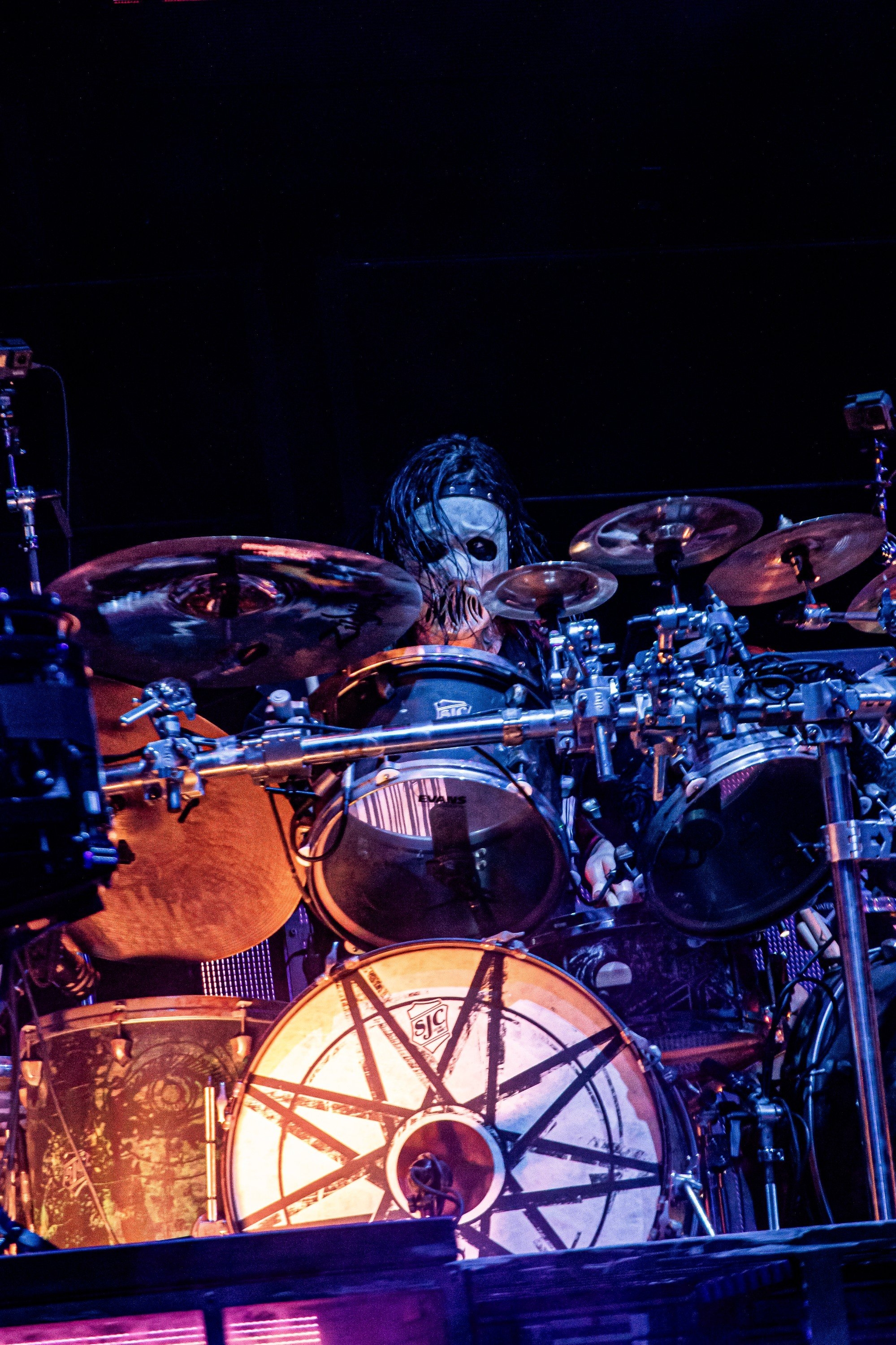 carousel-hero-element image-1