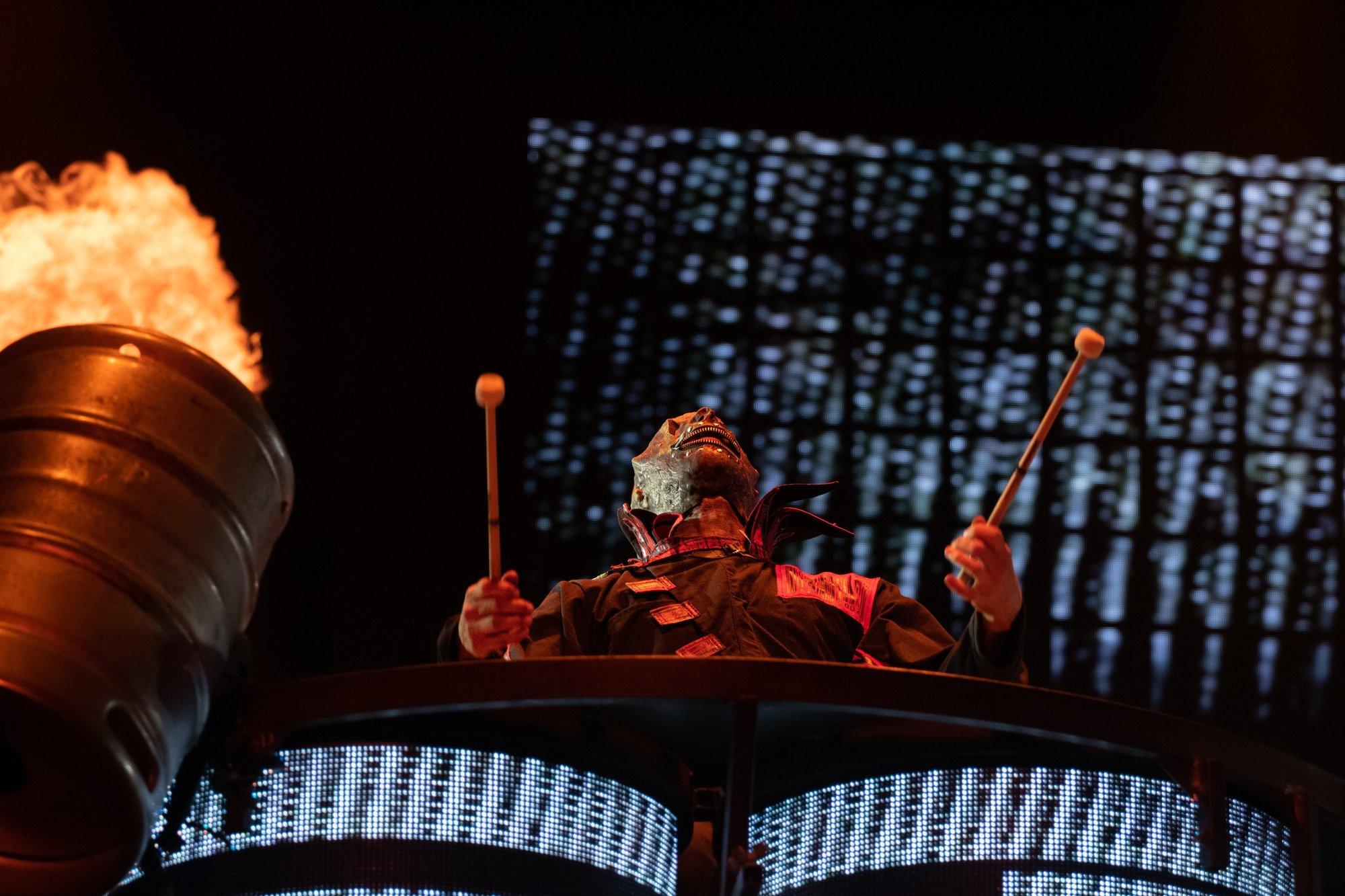 carousel-hero-element image-2