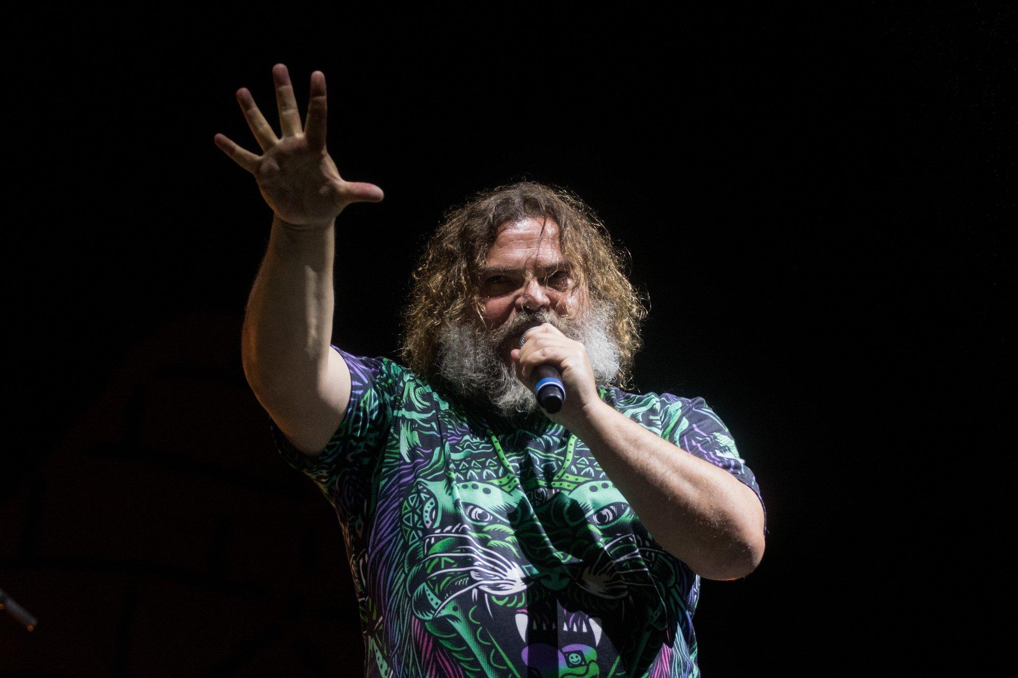 carousel-hero-element image-1